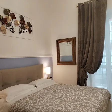 Liberty House Apartment *